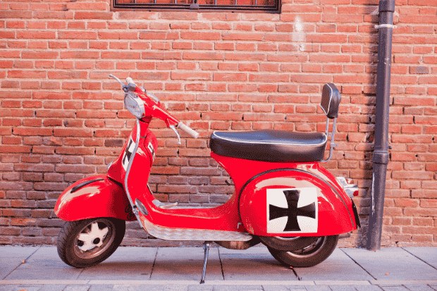 Perjalanan Komunitas Vespa Klasik yang Penuh Cerita