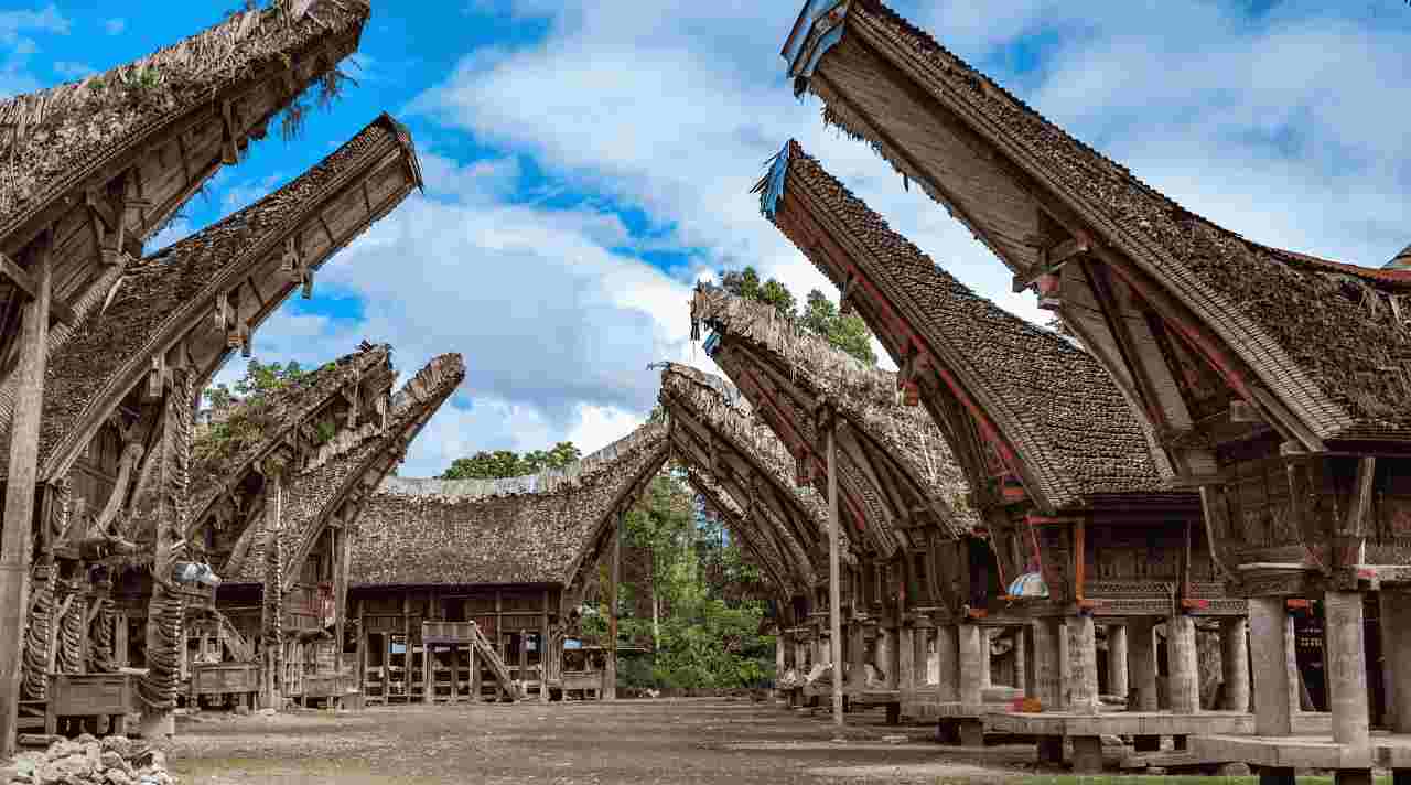 Wisata Budaya Rumah Adat Tongkonan Toraja