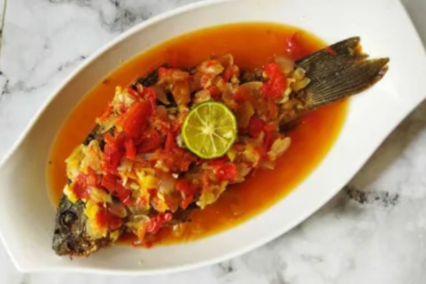 Cara Membuat Pecak Ikan Gurame Pedas