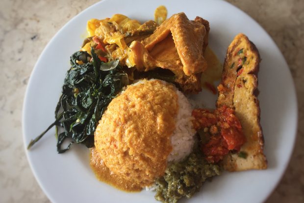 Ciri Khas Nasi Padang yang Autentik