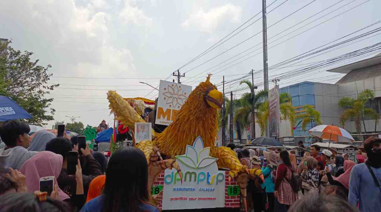 Kemeriahan Karnaval Pembangunan Cilacap 2025 Semarakkan HUT ke-80 RI