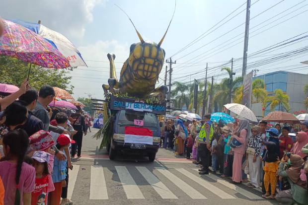Ratusan Peserta dan Warga Ramaikan Jalannya Karnaval
