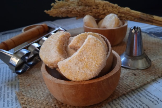 Harga Kue Putri Salju per Toples