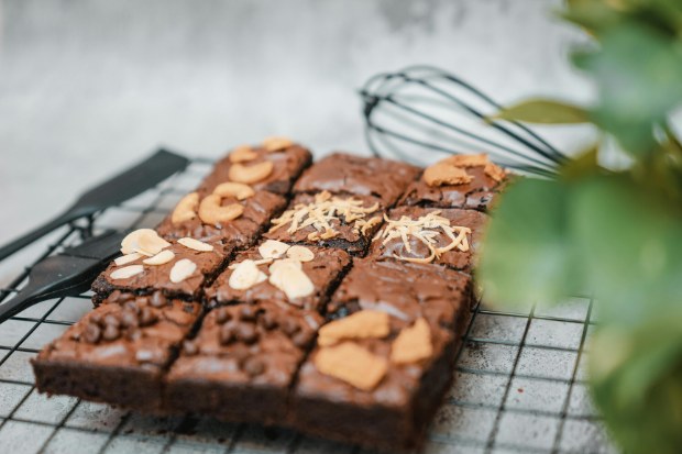 Iced Fudgy Brownies Topping Coklat