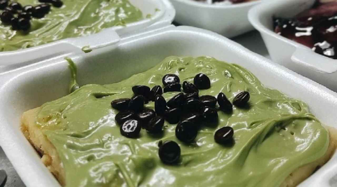 Kue Pancong Lumer, Jajanan Khas Betawi yang Bikin Ketagihan