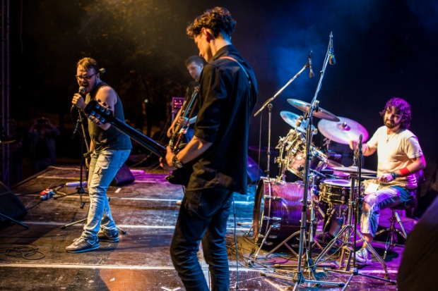 Band Sebagai Wadah Ekspresi Anak Muda