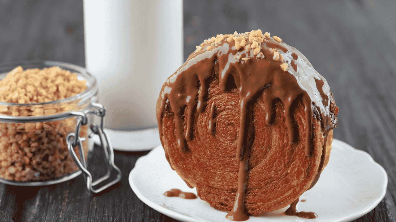 Cromboloni Kelezatan Pastry Modern dengan Isian Lumer