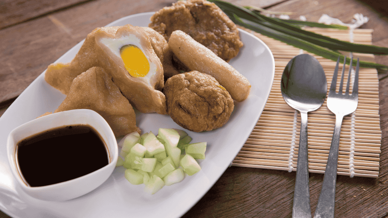 Pempek Palembang, Cita Rasa Legendaris dari Tepi Sungai Musi