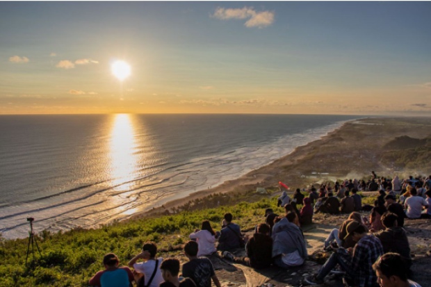 Menikmati Wisata Bukit Paralayang dengan Pemandangan Spektakuler