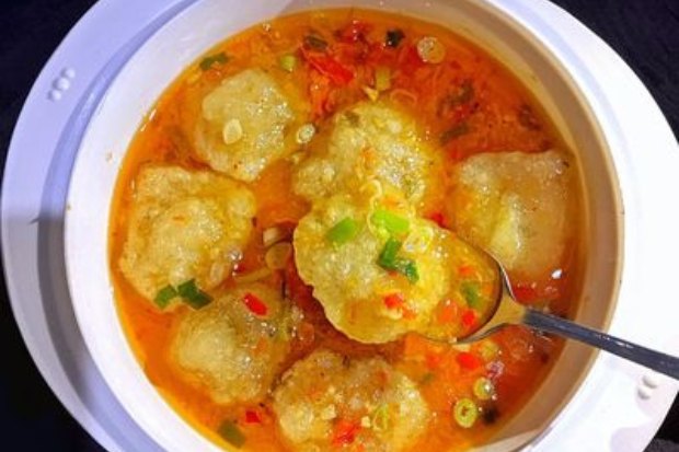 Ciri khas cireng kuah seblak dengan bumbu kencur