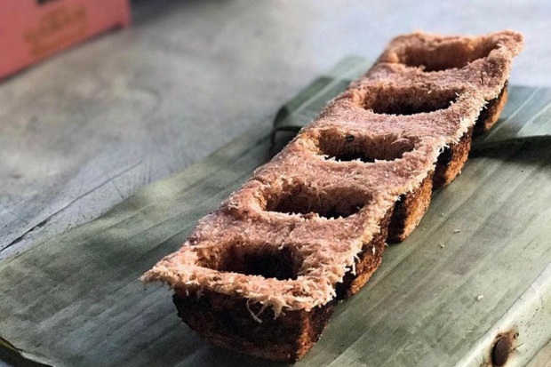 Makanan Berbahan Sagu dan Gula 