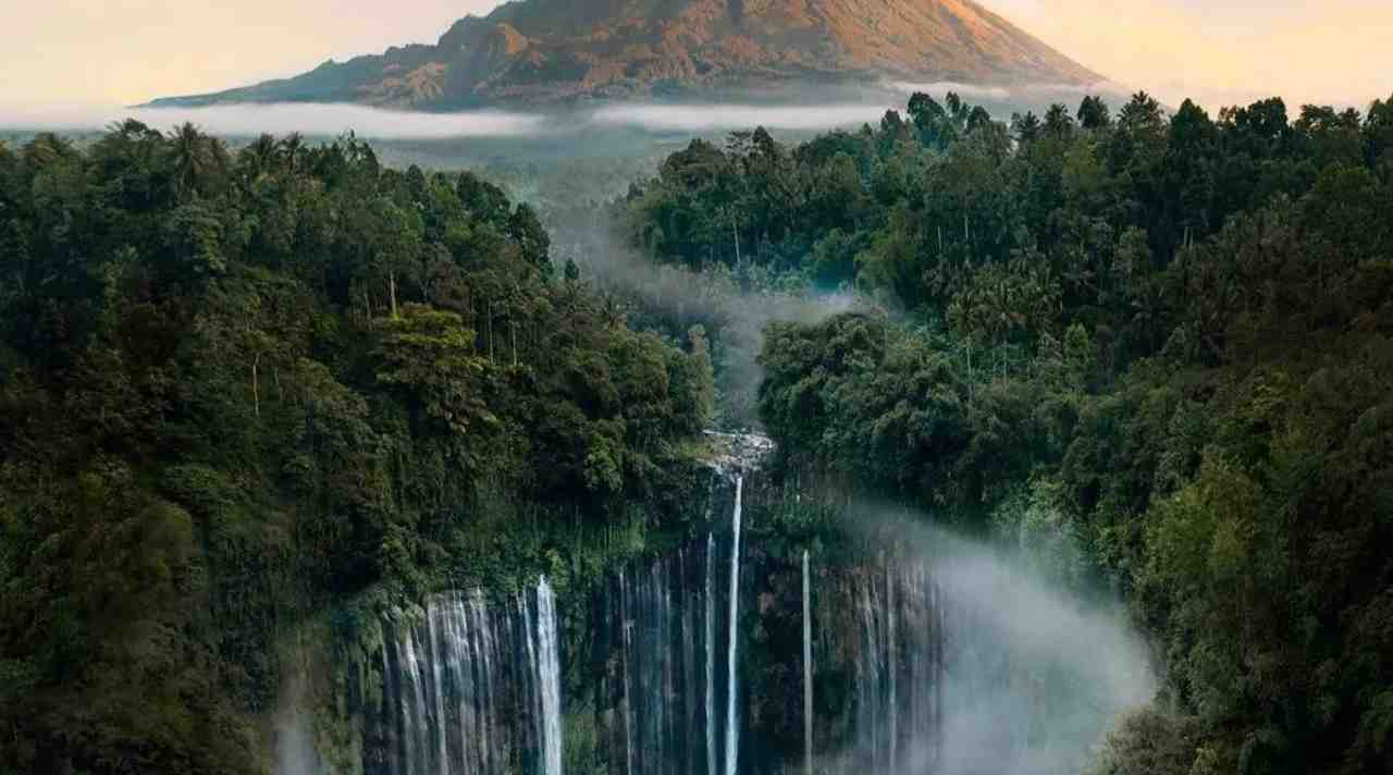Menjelajah Pesona Air Terjun Tumpak Sewu, Surga Tersembunyi di Jawa Timur