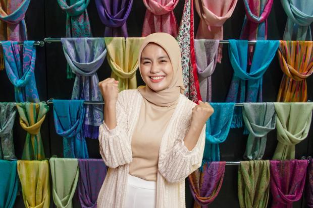 Strategi memulai bisnis aneka hijab dari nol agar cepat dikenal pasar dan minim risiko kerugian