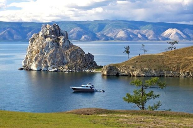 Wisata Danau Baikal Rusia dengan keindahan alam yang menakjubkan