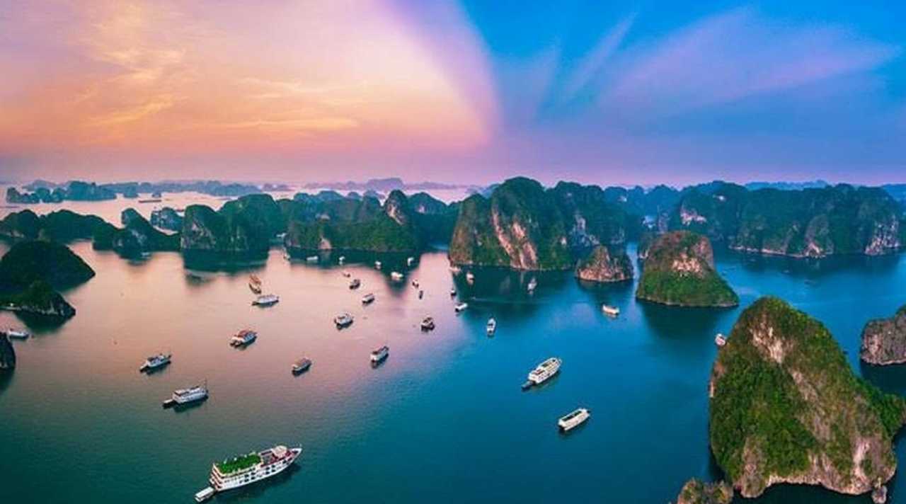 Teluk Ha Long Vietnam, Pesona Panorama Karst yang Menjadi Ikon Wisata Dunia