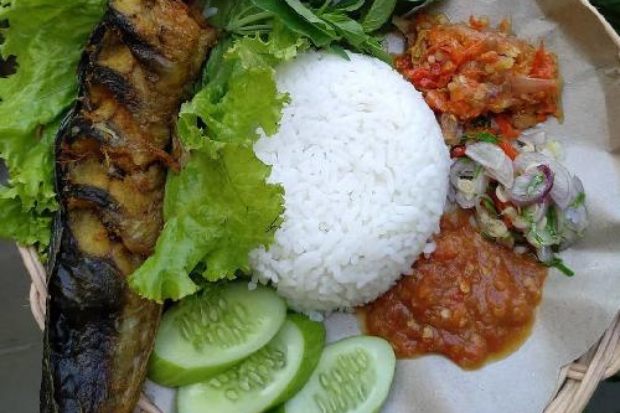 Pecel lele Lamongan sebagai kuliner khas Jawa Timur