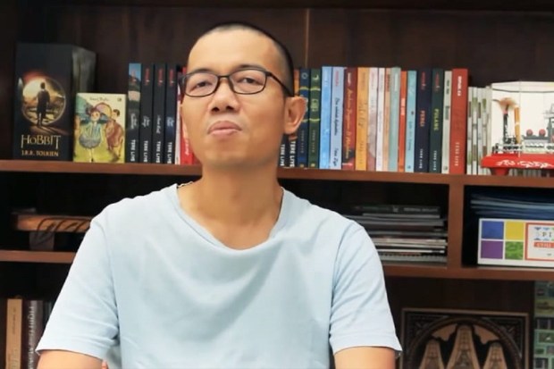 Tere Liye sebagai penulis novel populer Indonesia