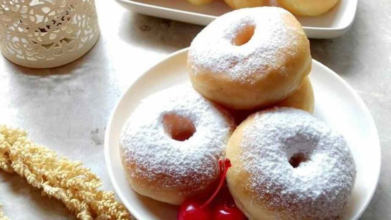 donat kentang empuk dengan tekstur lembut dan tampilan menggugah selera