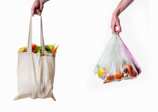 menggunakan totebag, solusi praktis hemat palstik
