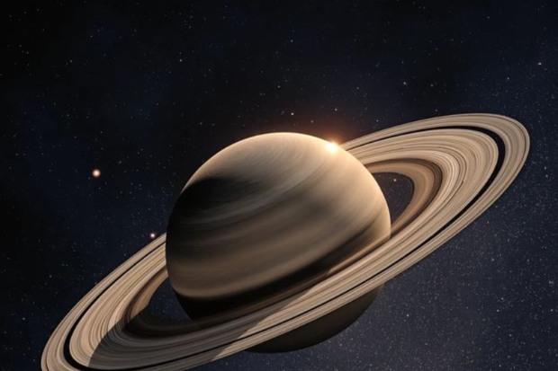fakta planet Saturnus bercincin di luar angkasa