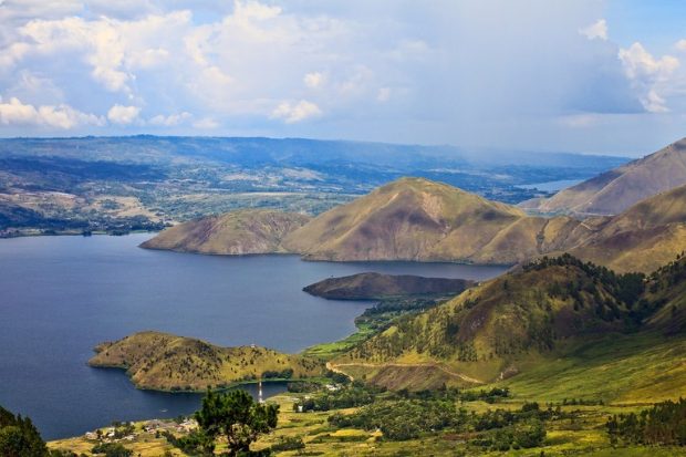 Panorama alam Lake Toba di Sumatera Utara
