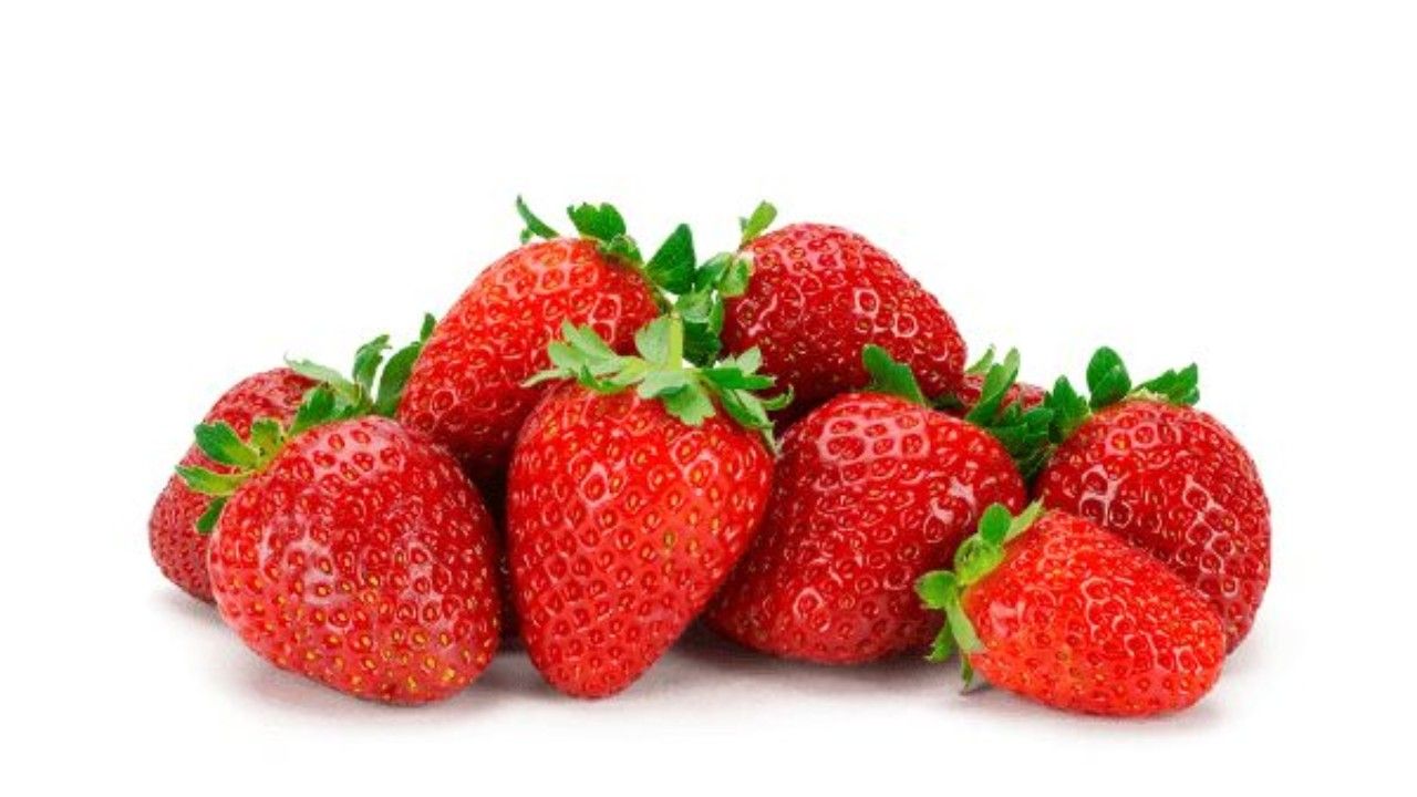 Strawberry Merah Segar yang Kaya Rasa dan Nutrisi