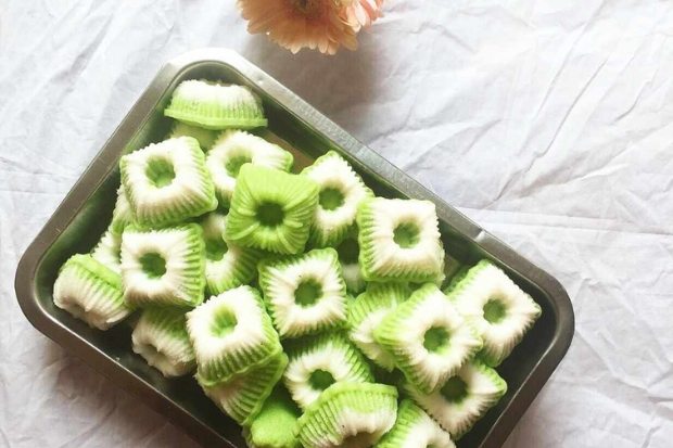 Kue putu ayu lembut dengan aroma pandan harum