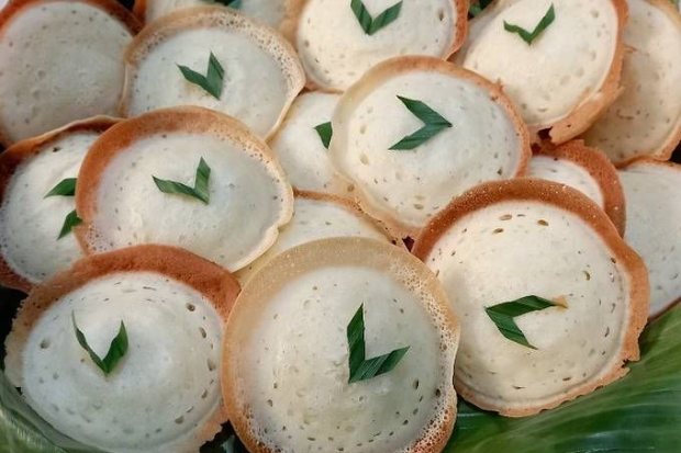 jajanan khas solo serabi solo dengan tekstur unik